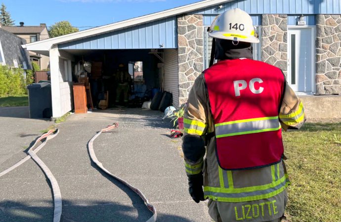 Les pompiers maîtrisent rapidement un début d’incendie dans un garage annexe sur la rue Auguste