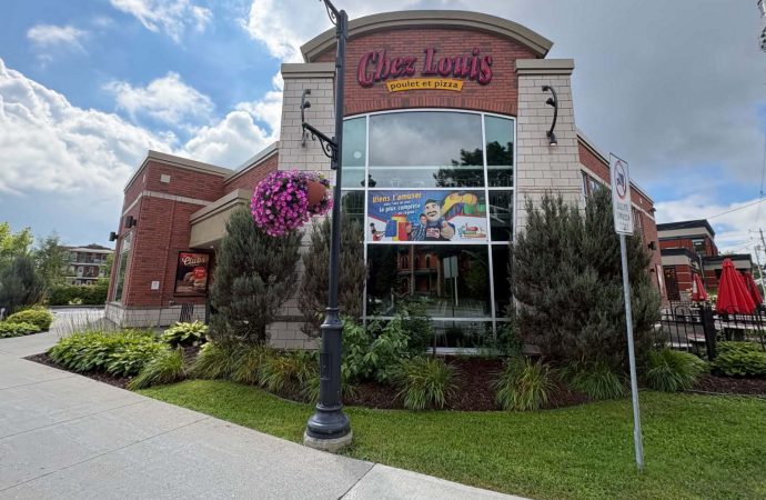 Une page se tourne au centre-ville : Chez Louis ferme ses portes à la suite de la vente de l’immeuble