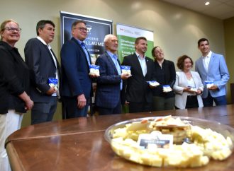 Fromagerie St-Guillaume : DEC injecte 2,5 M$ pour soutenir la croissance, l’emploi et la modernisation d’Agrilait
