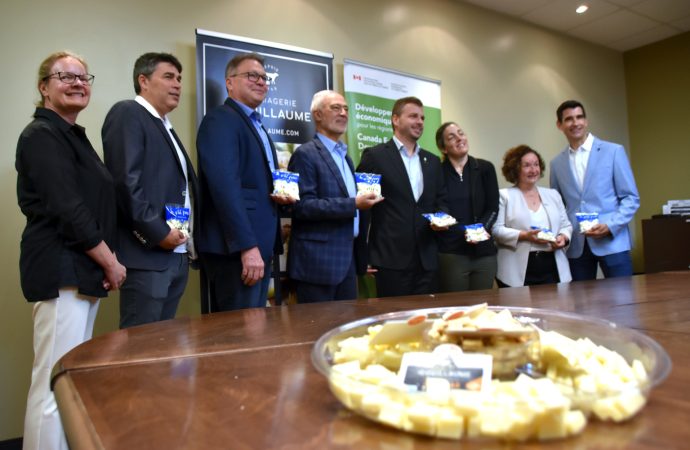Fromagerie St-Guillaume : DEC injecte 2,5 M$ pour soutenir la croissance, l’emploi et la modernisation d’Agrilait