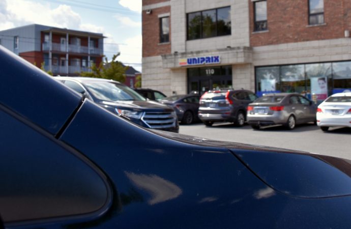 Vol qualifié dans une pharmacie : un homme en situation d’itinérance arrêté et gardé détenu