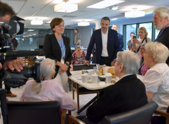 Logement abordable, santé et aînés : de passage à Drummondville Christine Fréchette promet un milliard de dollars de plus et répond aux enjeux locaux