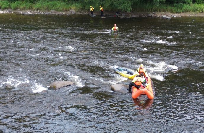 Sauvetage nautique: une kayakiste secourue par les pompiers sur la rivière Saint-François à Drummondville