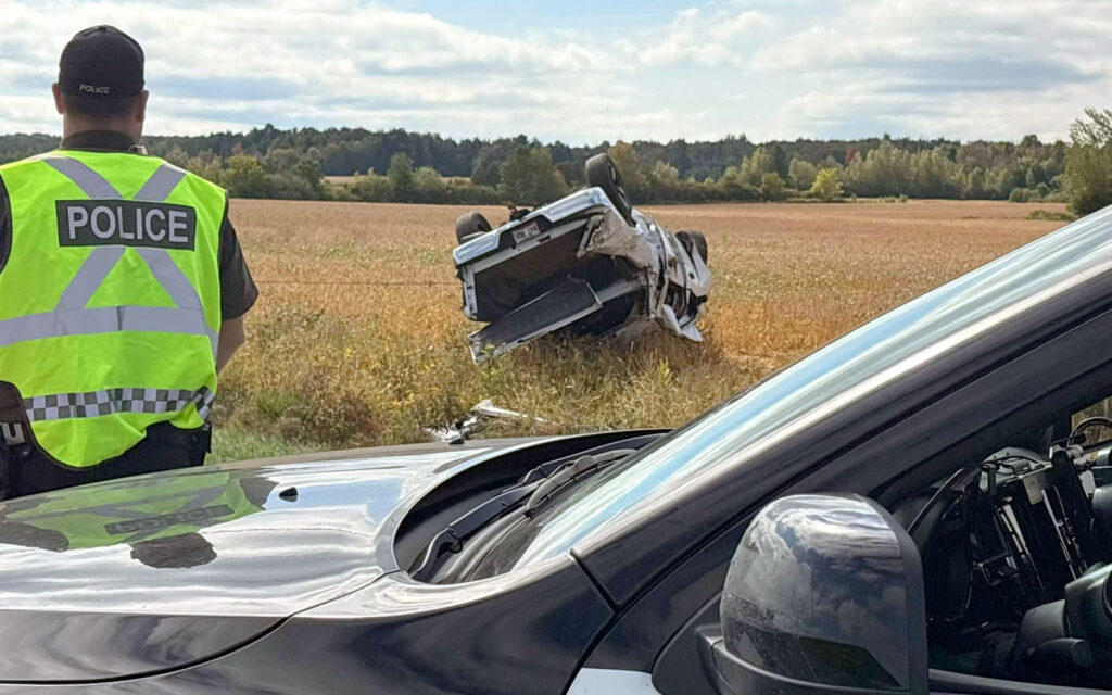 Accident camion Boul St Joseph Drummondville Photo Eric Beaupre Vingt55 tous droits reserves-001