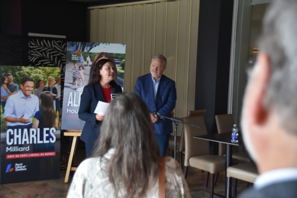Alexandra Houle candidate au PLQ a présenté son parcours, les raisons de son engagement politique et surtout les dossiers qu’elle entend placer au cœur de sa campagne @ Crédit photo Eric Beaupré Vingt5 (1)
