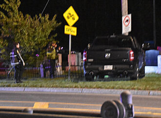 Violente sortie de route à Drummondville : un chauffard termine sa course à l’orée d’un cimetière, un passager grièvement blessé