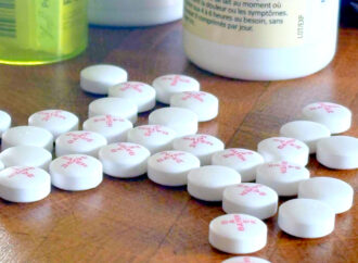 Décès à la suite d’une intoxication à l’acétaminophène : le coroner Edgard Nassif émet une recommandation et interpelle Santé Canada