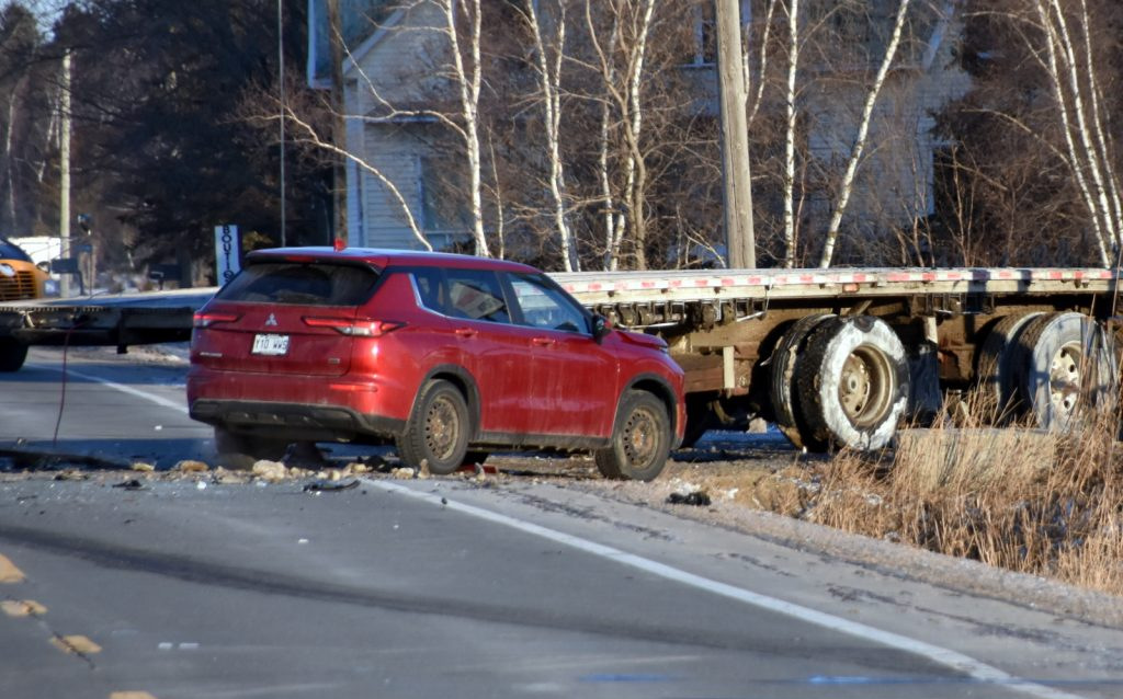 Le-conducteur-de-la-Mitsubishi-un-homme-de-31-ans-a-succombe-a-ses-blessures-@-Credit-photo-Eric-Beaupre-Vingt55-Tou-droits-reserves-5-1024x642