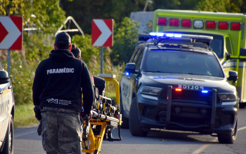 Un appel signalant un homicide à l’origine d’un important déploiement policier à Saint-Eugène @ Crédit photo Eric Beaupré Vingt55 Tous droits réservés (1)