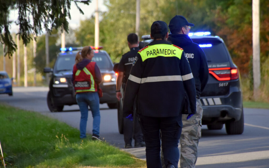 Un appel signalant un homicide à l’origine d’un important déploiement policier à Saint-Eugène @ Crédit photo Eric Beaupré Vingt55 Tous droits réservés (10)