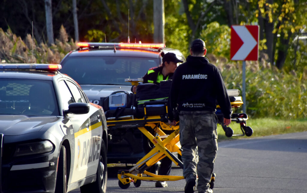 Un appel signalant un homicide à l’origine d’un important déploiement policier à Saint-Eugène @ Crédit photo Eric Beaupré Vingt55 Tous droits réservés (15)