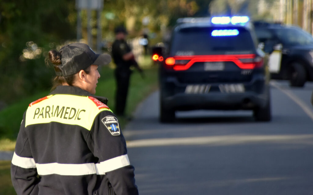 Un appel signalant un homicide à l’origine d’un important déploiement policier à Saint-Eugène @ Crédit photo Eric Beaupré Vingt55 Tous droits réservés (5)