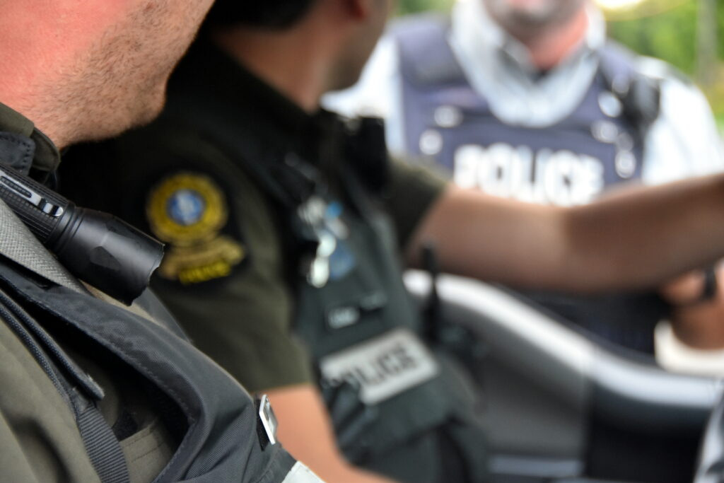Un-laboratoire-clandestin-de-drogue-perquisitionne-sur-la-106e-avenue-par-des-policiers-de-la-GRC-a-Drummondville-©-Credit-photo-Eric-Beaupre-Vingt55 (1)