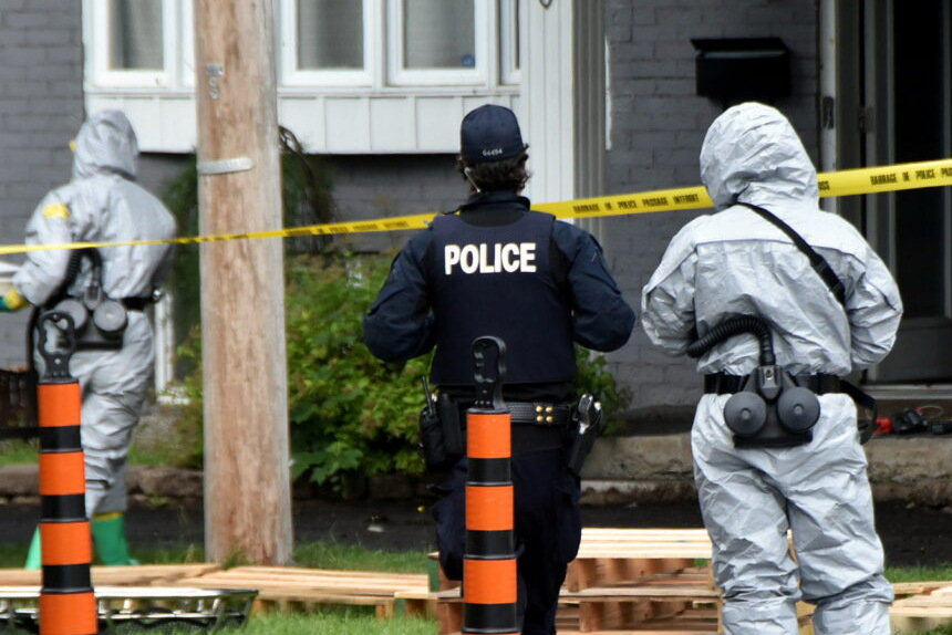 Un-laboratoire-clandestin-de-drogue-perquisitionne-sur-la-106e-avenue-par-des-policiers-de-la-GRC-a-Drummondville-©-Credit-photo-Eric-Beaupre-Vingt55 (7)