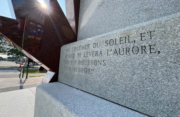 Lieu de commémoration : le cénotaphe marque une nouvelle page d&rsquo;histoire à la mémoire des anciens combattants de Drummondville
