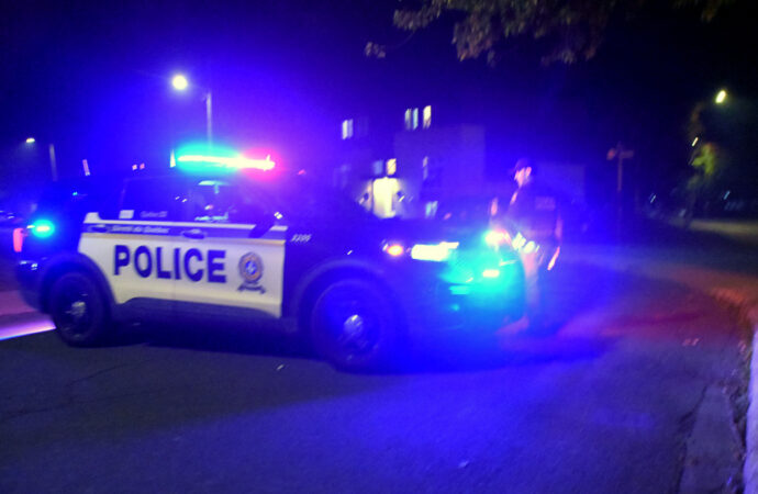 Altercation et menaces : un individu armé d’une machette intercepté par les policiers à Drummondville