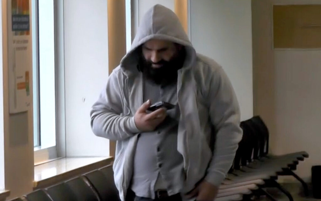 Abd Alabdullah, fait face à la justice au palais de justice de Drummondville @ Crédit photo Eric Beaupré Vingt55 tous droits réservés (2)