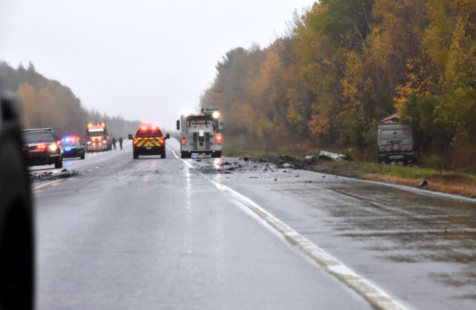 Collision mortelle sur la route 955: un automobiliste perd la vie dans un violent face-à-face avec un camion lourd