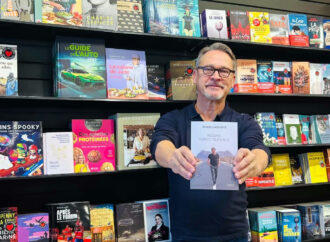 De L’Avenir au sommet des palmarès : Alain Labonté grimpe dans les classements littéraires avec Mourir, pointé du doigt