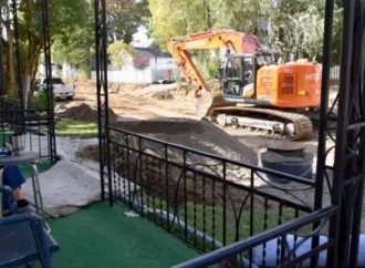 Travaux municipaux rue Poirier : des aînés se disent « pris en otage » par un chantier qu’ils jugent dangereux et mal planifié