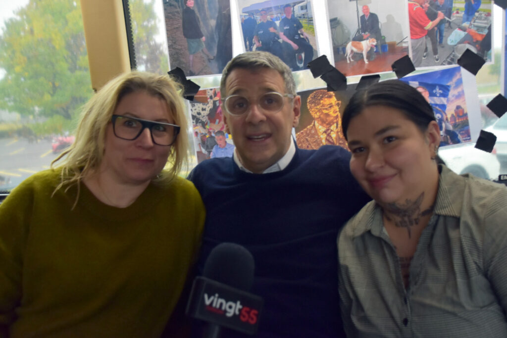 Le chef conservateur Éric Duhaime, Myriam Cournoyer et Laura Tremblay. @ Crédit photo Eric Beaupré Vingt55 Tous droits réservés (1)
