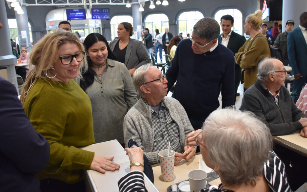 Le chef conservateur Éric Duhaime, Myriam Cournoyer et Laura Tremblay. @ Crédit photo Eric Beaupré Vingt55 Tous droits réservés (10)