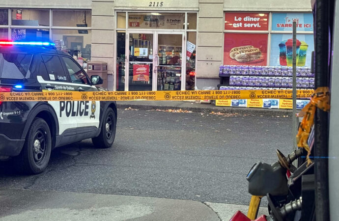 Vol qualifié : un suspect prend la fuite après avoir menacé un employé à Drummondville