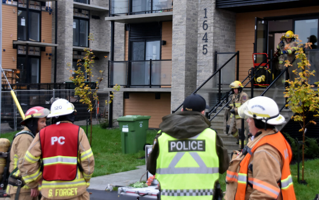 incendie boul Lemire Crédit photo Eric Beaupré Vingt55 tous drtois reservés (3)